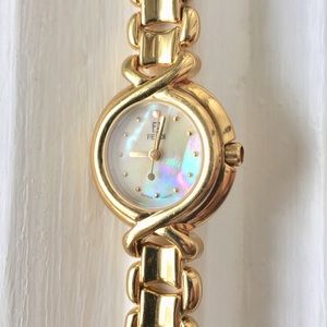 Fendi mother of pearl gold 700L women’s watch